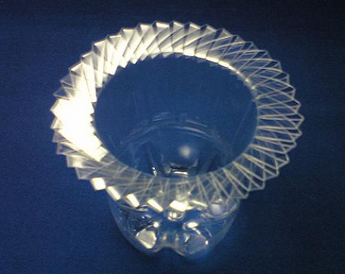 Ваза своими руками из бутылки. Приступаем к уроку 09