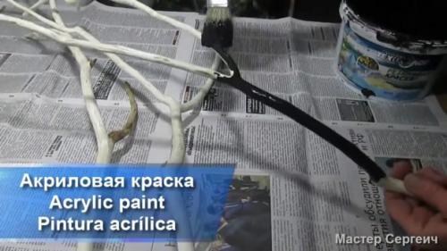 Декор из веток ивы. Украшение комнаты декором из веток и шаров из ниток