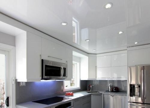 Дизайн потолка кухни 9 кв м. Потолки в современном стиле (подборка фотографий)