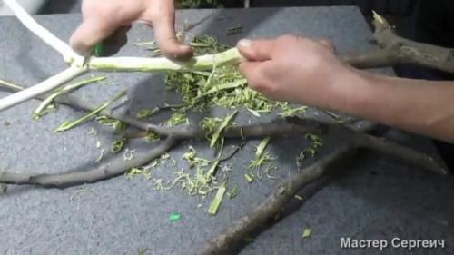 Декор из веток ивы. Украшение комнаты декором из веток и шаров из ниток