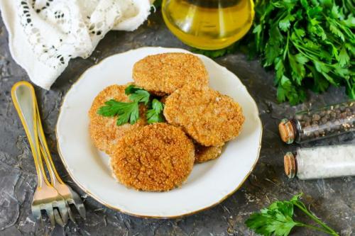 Сервировка стола на Новый год 2020. 3 блюда, которые должны быть обязательно на Новогоднем столе 2020