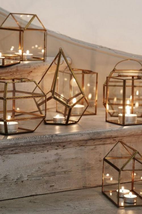 Свечи лепестки роз романтика. Как украсить спальню для романтического вечера 13