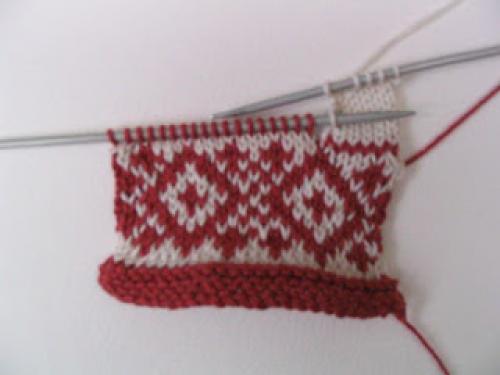 Рождественские носки спицами. Рождественские носочки / mini christmas stockings