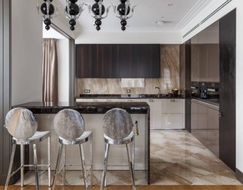 На маленькой кухне остров. Что это такое? 23