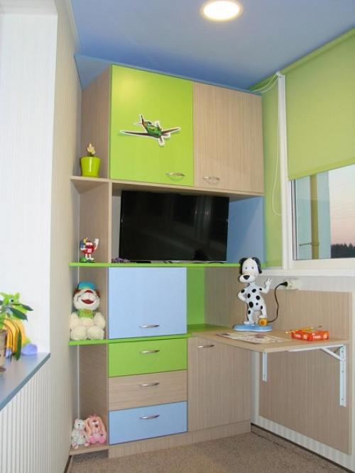 Дизайн детской комнаты с балконом для девочки. Варианты обустройства балкона для детей 01