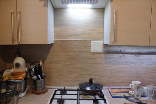 Светодиодная лента в холодильник. Выбросил светодиодную лампу. Заменил на диодную ленту. Чего и вам желаю