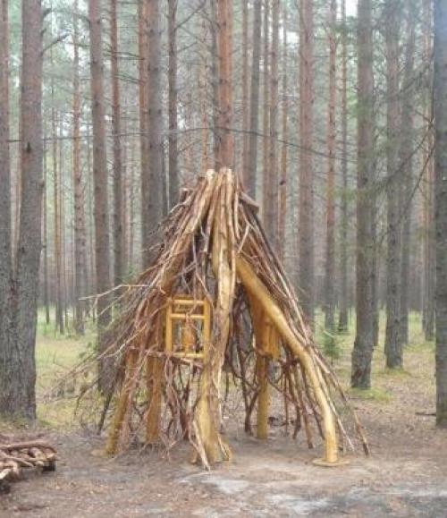 Как сделать Шалаш детям.  Шалаш вигвам в детской и на улице 17