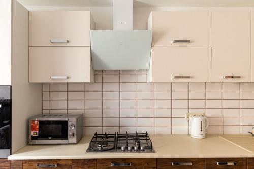 Сочетание цветов кухни и столешницы. Идеальная кухня: что с чем сочетать? К чему подбирать столешницу?