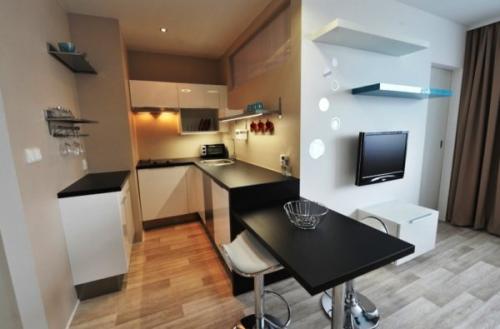 Дизайн кухни студии с перегородкой. Разделить или объединить кухню от комнаты?