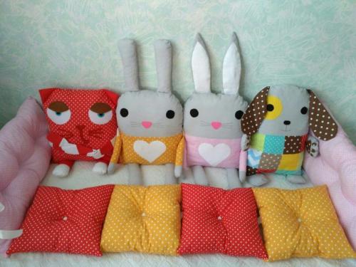 Модные подушки на диван своими руками. Декоративные диванные подушки своими руками: 25+ вариантов 21