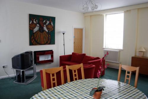 Красивый дизайн зала в частном доме. Гостиная в частном доме – интересные идеи дизайна и оформления гостевой комнаты (125 фото)