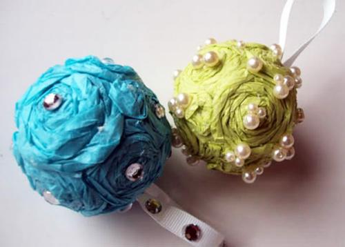 Новогодние игрушки своими руками 2019. Елочная игрушка-самоделка из гофрированной бумаги