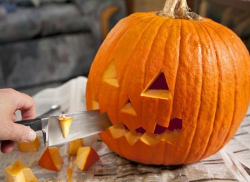 Как из тыквы сделать чучело. Как вырезать тыкву на Хэллоуин
