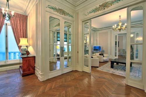 Французский флер в интерьере. История появления и основные особенности французского интерьера 02