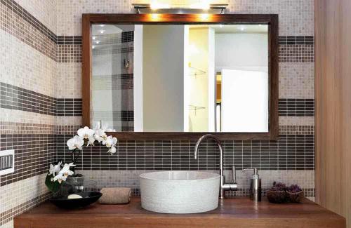 Зеркало над ванной. Что учесть при покупке зеркала