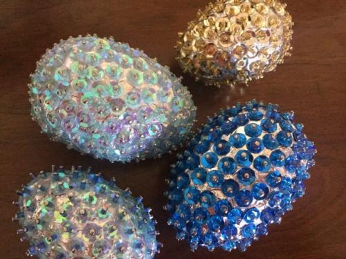 Деревянные пасхальные яйца нежные. 100 интересных идей поделок к Пасхе своими руками: крашеные и декоративные яйца