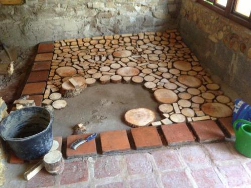 Полы из спилов дерева. Пол из спилов дерева своими руками 13