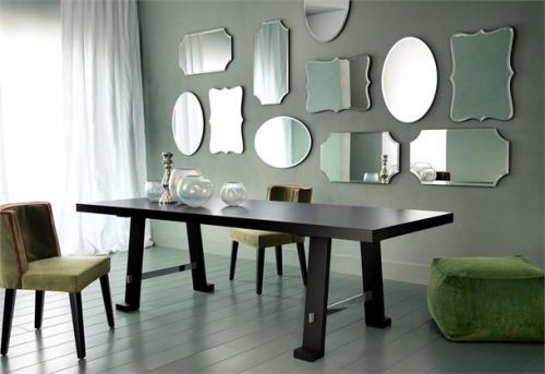 Оформить стену зеркалами. 6 приемов украшения стен зеркалами