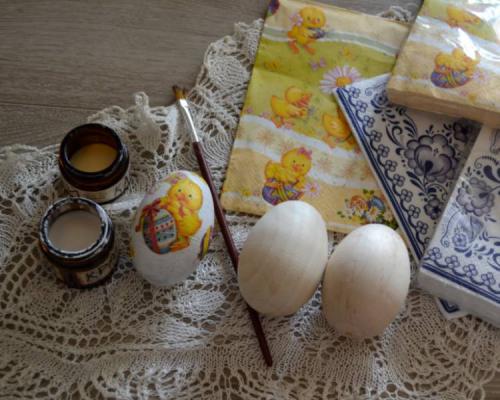 Деревянные пасхальные яйца декупаж. Декупаж пасхальных яиц салфетками: 5 мастер-классов для начинающих