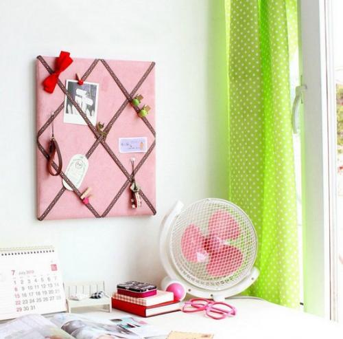 Что повесить на стену в рабочем кабинете. Доской для заметок