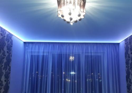 Идеи со светодиодной лентой на потолке. Основные преимущества подсветки