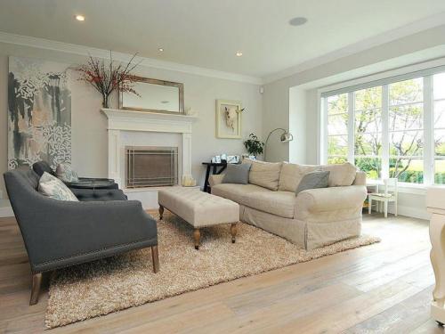 Бежевый коричневый серый в интерьере. КАК ВНЕДРИТЬ СОЧЕТАНИЕ СЕРОГО И БЕЖЕВОГО В ИНТЕРЬЕР ГОСТИНОЙ