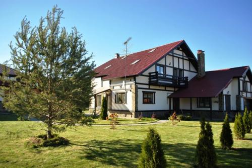 Цвет фасада дома с коричневой крышей. Цвета фасадов – выбор цветовых решений и правила гармоничного сочетания с дизайном дома