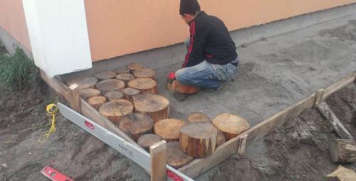 Как сделать деревянные спилы. Пошаговая инструкция, как сделать садовую дорожку из спилов дерева