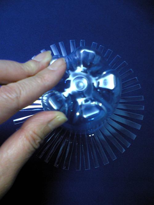 Вазочки своими руками из бутылок. Вазы из пластиковых бутылок 04 Вазочки своими руками из бутылок. Вазы из пластиковых бутылок 04