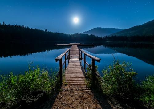 Если деньги уходят из дома. Если деньги утекают сквозь пальцы. Простой, но действенный заговор на убывающую Луну