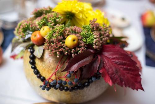 Поделки из тыквы и шишек. Поделки из тыквы на тему «Осень»: делаем вазу