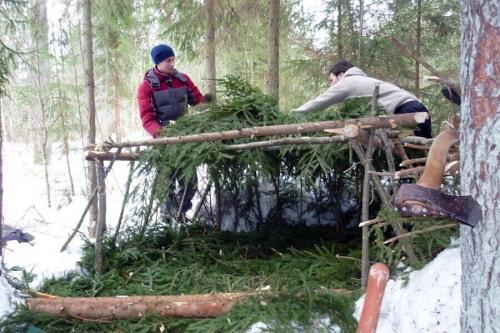 Виды шалашей и навесов. Летние укрытия в лесу