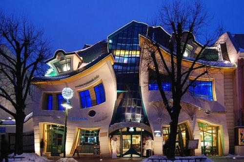 Кривой дом в польше. Кривой домик в Сопоте, Польша 09