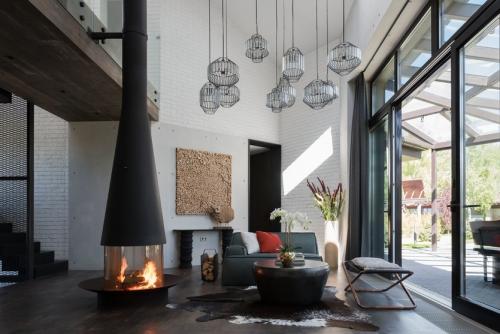 Интерьер в своем доме. Интерьер гостиной в частном доме: архитектурные особенности 03