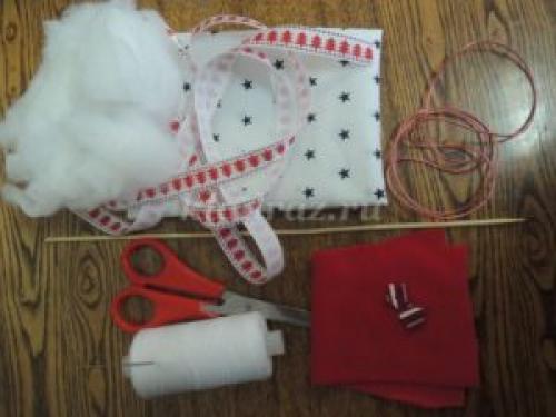 Что положить в Новогодний носок. Новогодний носок для подарков своими руками