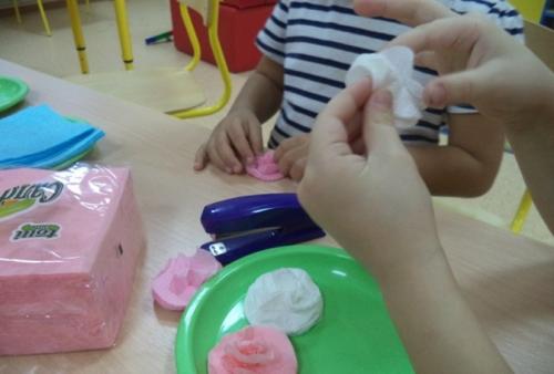 Подделка для мамы своими руками. Поделки ко Дню Матери 2019 для детского сада и начальной школы (мастер-классы с шаблонами)