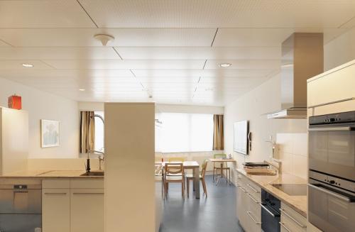 Дизайн потолка в квартире студии. Дизайн натяжных потолков из ПВХ 31 Дизайн потолка в квартире студии. Дизайн натяжных потолков из ПВХ 31