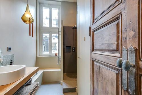 Французский флер в интерьере. История появления и основные особенности французского интерьера 01