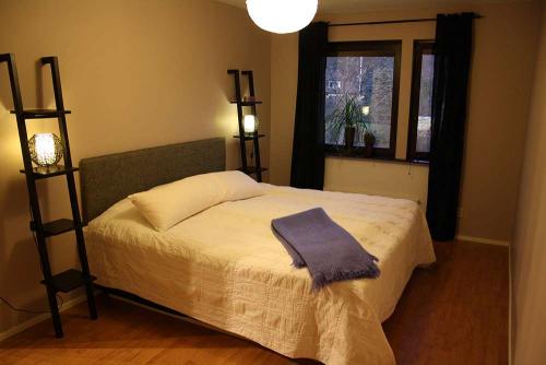 Серый сочетание с бежевым. Инструкция по сочетанию оттенков в одежде 16