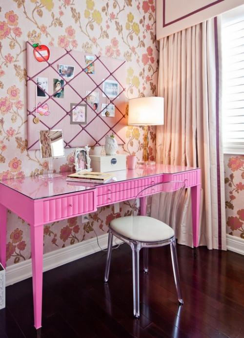 Что повесить на стену в рабочем кабинете. Доской для заметок