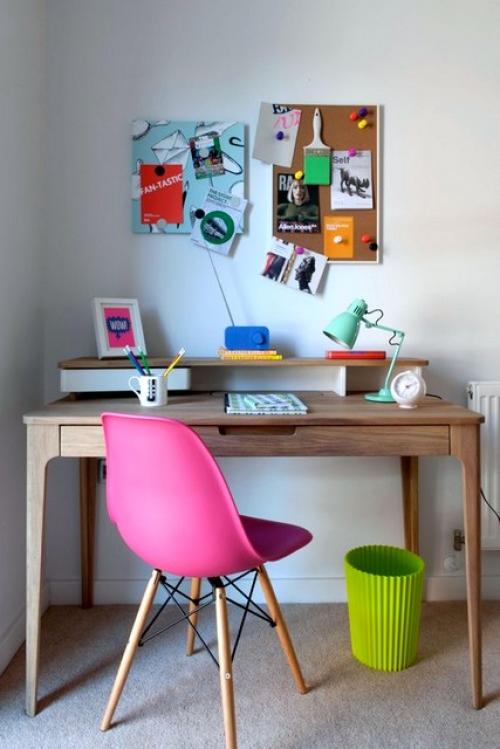 Что повесить на стену в рабочем кабинете. Доской для заметок