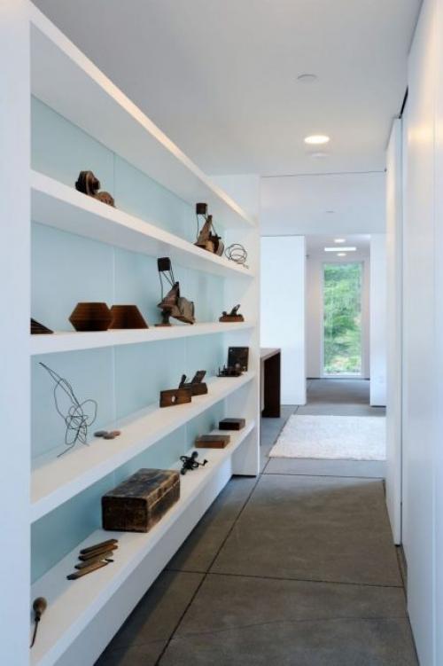 Вместительная прихожая для маленького коридора. Основы