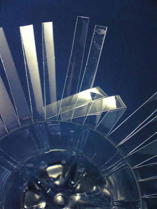 Вазочки своими руками из бутылок. Вазы из пластиковых бутылок 07 Вазочки своими руками из бутылок. Вазы из пластиковых бутылок 07