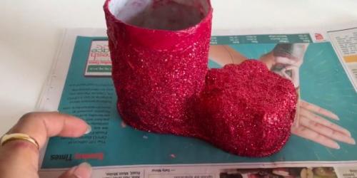 Новогодние украшения. Сапожок из пластиковой бутылки