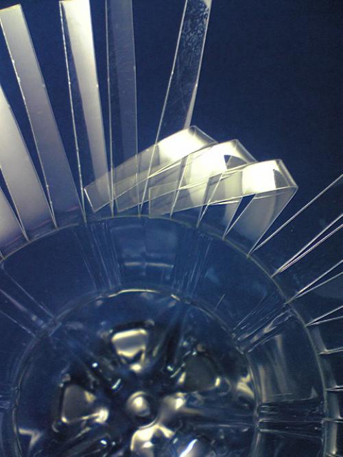 Вазочки своими руками из бутылок. Вазы из пластиковых бутылок 08 Вазочки своими руками из бутылок. Вазы из пластиковых бутылок 08