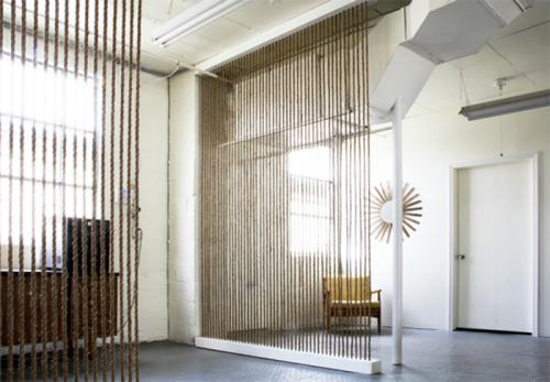 Канаты в интерьере. Обзор идей для украшения интерьера канатами и веревками 12 Канаты в интерьере. Обзор идей для украшения интерьера канатами и веревками 12