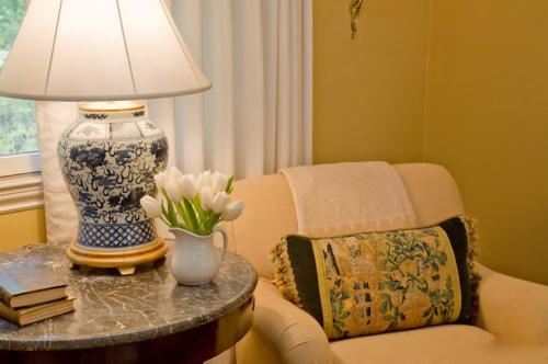 Настенные споты в интерьере. Зональное свечение