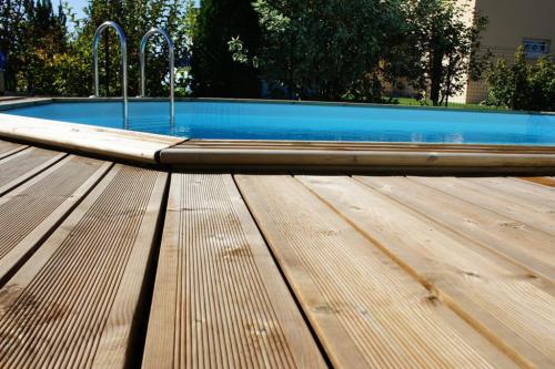 Каркасный бассейн во дворе. Виды открытых бассейнов