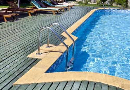 Бассейн на участке загородного дома. Бассейн на участке — строительство, лучшие идеи и основные варианты дизайна (105 фото)