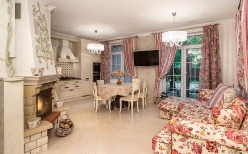 Кухня в итальянском стиле. Отделка потолка, стен и пола в итальянском стиле